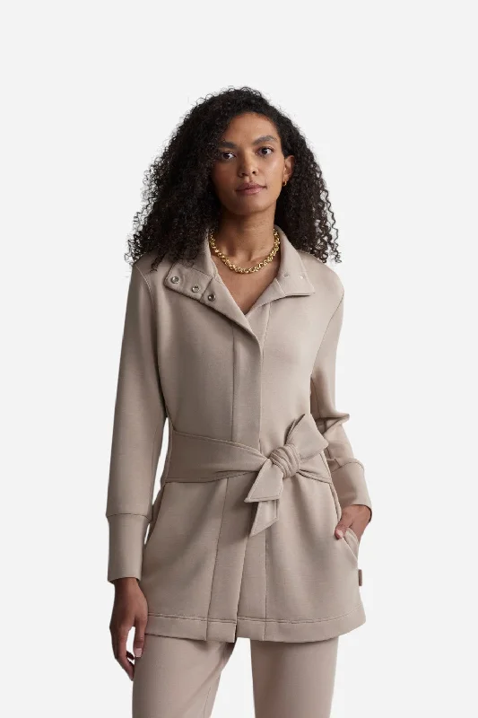 Exquisite Craftsmanship Varley Anset Jacket in Light Taupe