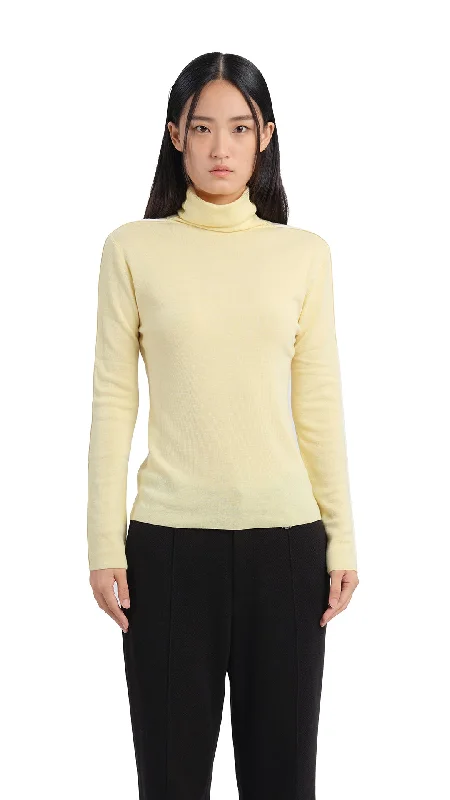 Fashionable Ease Contrast Trims Turtle Neck Top