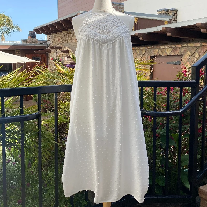 Modern Comfort Boldly Stylish Swiss Dot Sleeveless Midi Dress