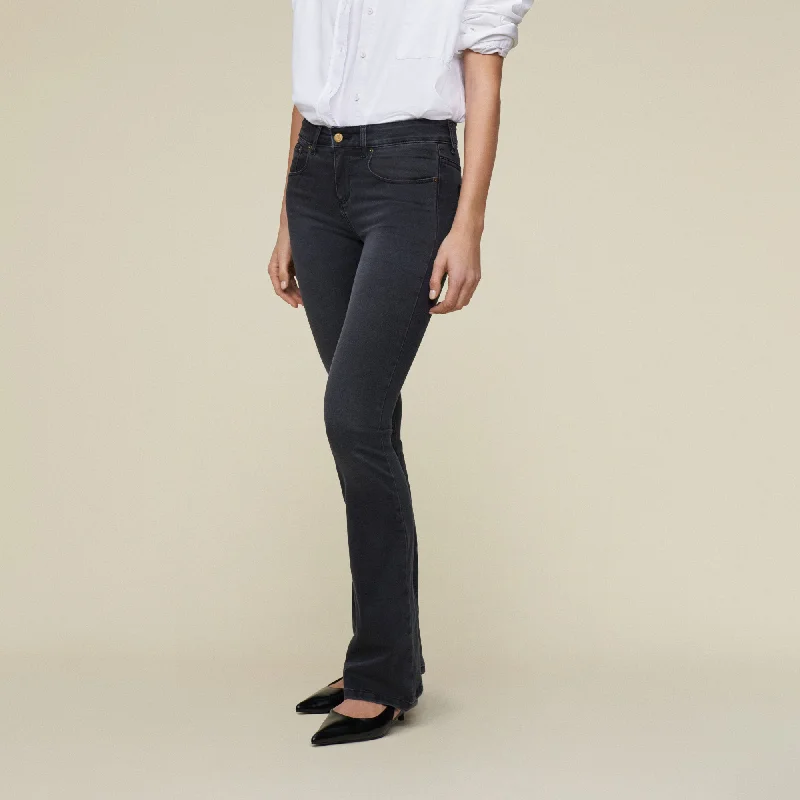 Minimal Style Melrose Kilian Black Stone - Mid Rise Flare