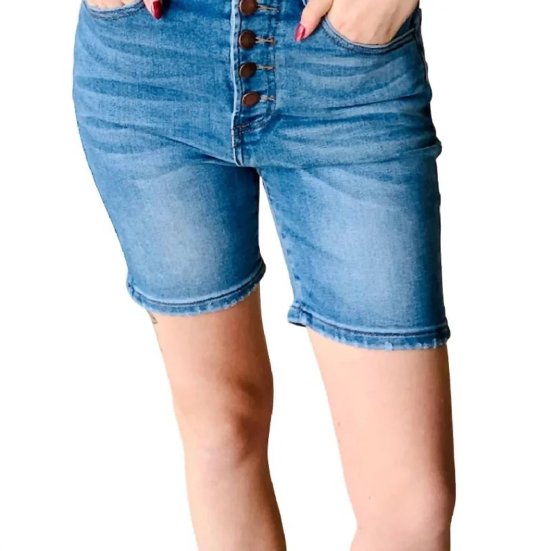 Light And Breathable Button Fly Mid-Thigh Shorts In Medium Wash