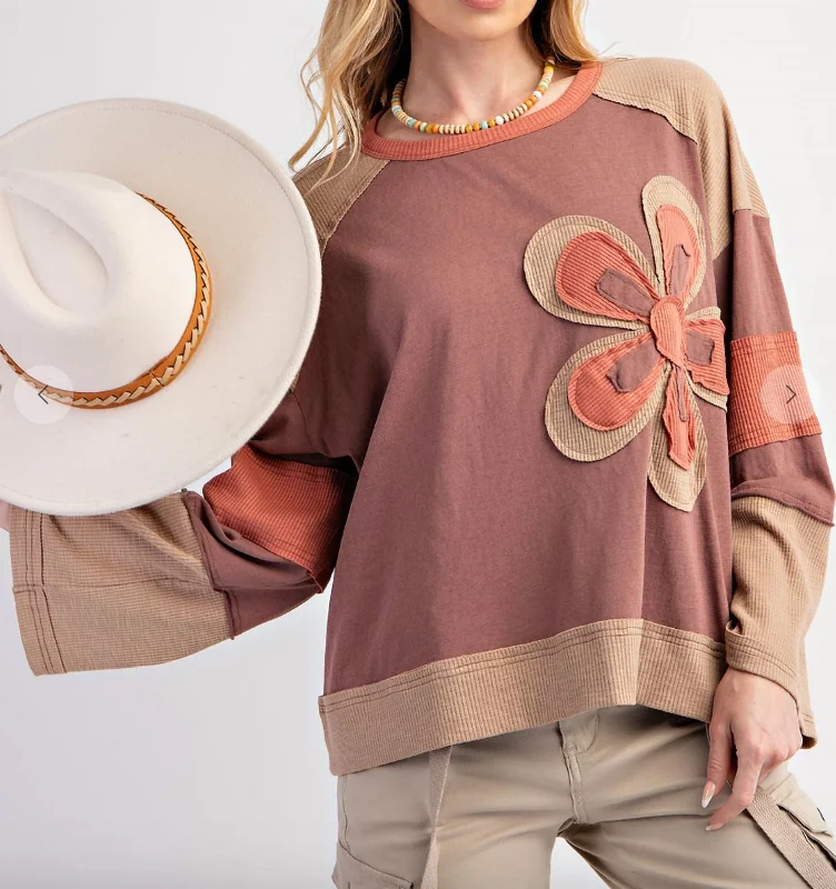Must-have For Fashion Fall Days Floral Applique Sweatshirt In Brown