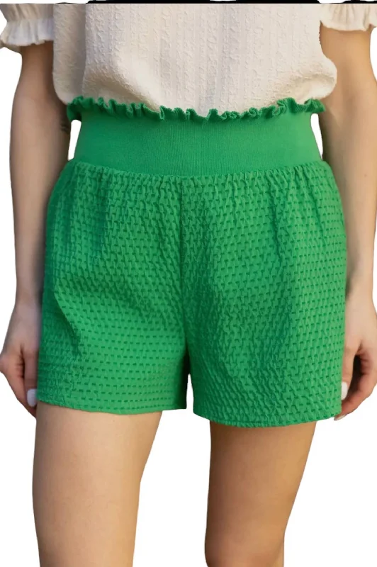 Round neck design Wide Elastic Waistt Extured Shorts In Green