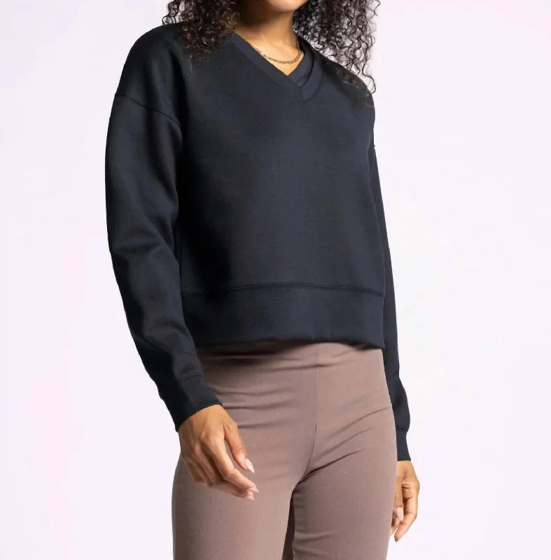 Classic style Martina Pullover Top In Black Rib