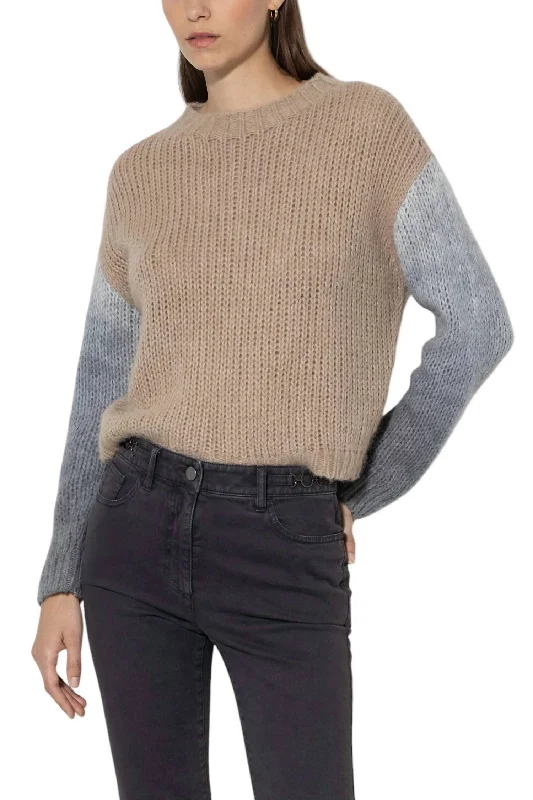 Sports And Leisure Sweater With Spray Effect In Soft Camel