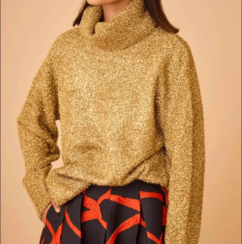 Fashion Pioneer Gretchen Turtleneck In Gold