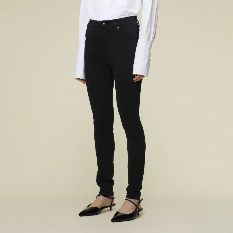 Eye-catching Personality Celia Kilian Clean Noir - High Rise Skinny