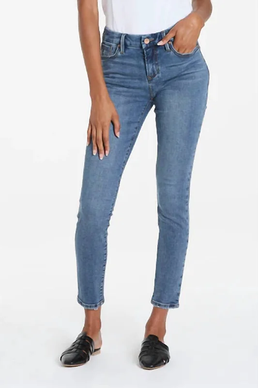 Wandering freely Gisele Mid Rise Skinny Jean In Atmore