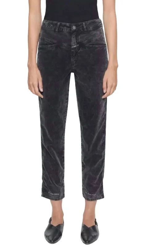 Playful Style Pedal Pusher Velvet Jean In Washed Black